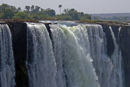 001_DG05_ZIM_VICFALLS039