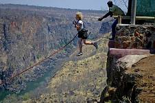 Zambia

Victoria Falls

September 2005

Foto: David Gannon

E-mail: David.Gannon@gmx.de