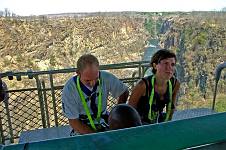 Zambia

Victoria Falls

September 2005

Foto: David Gannon

E-mail: David.Gannon@gmx.de