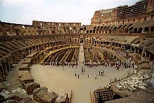 Rom, Italien. <br>Colosseum.<br>Juni 2003.<br><br>Photograph: David Gannon<br><br>E-mail: David.Gannon@gmx.de