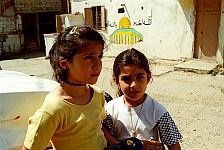 Beirut, Libanon. <br><br>Palästinensisches Flüchtlingslager im Süden Beiruts. <br><br>Mai 2000.<br><br>Photograph: David Gannon<br><br>E-mail: David.Gannon@gmx.de