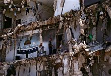 Ramallah, Palästina. <br><br>Arafats zerbombtes Hauptquartier.<br><br>Juli 2004.<br><br>Photograph: David Gannon<br><br>E-mail: David.Gannon@gmx.de
