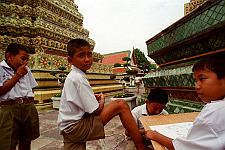 Bangkok, Thailand. <br>Januar 2003.<br><br>Photograph: David Gannon<br><br>E-mail: David.Gannon@gmx.de