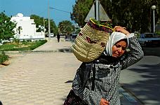 Insel Djerba, Tunesien. <br>April 1998.<br><br>Photograph: David Gannon<br><br>E-mail: David.Gannon@gmx.de
